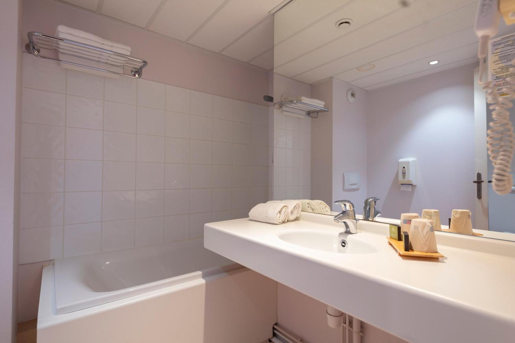 Artemis Hotel & Spa Bistro Coquet Brioude Phòng bức ảnh