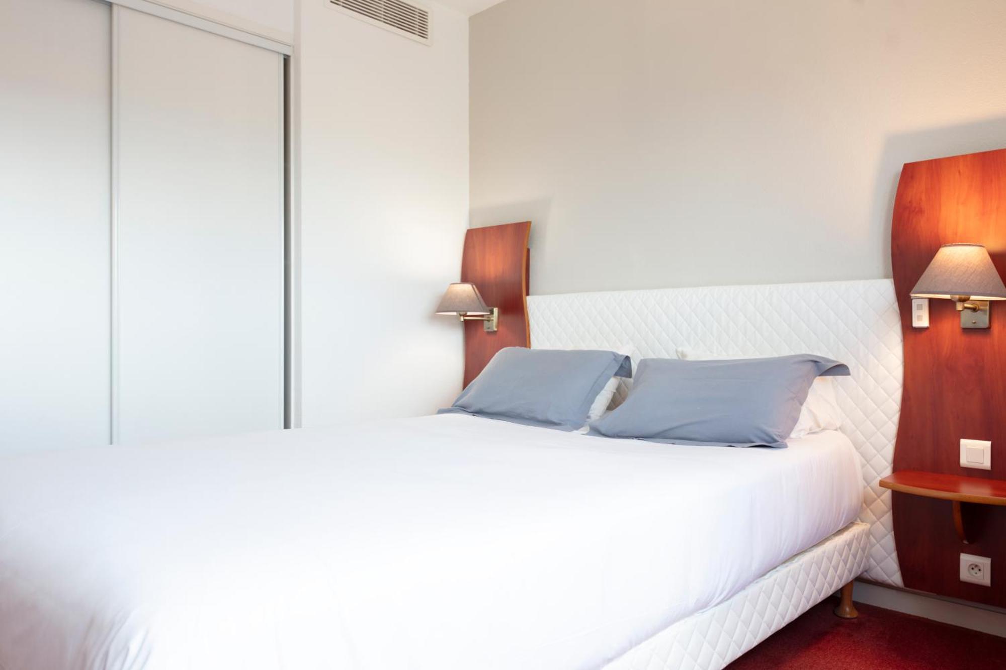Artemis Hotel & Spa Bistro Coquet Brioude Phòng bức ảnh