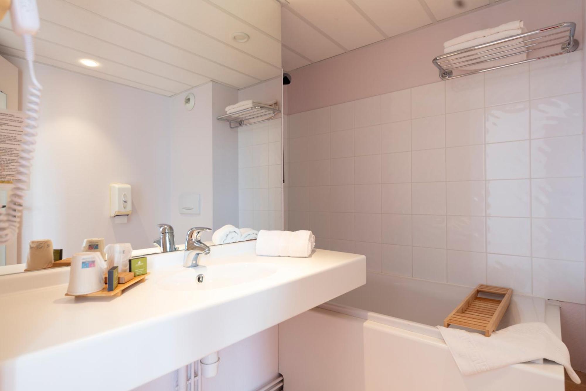 Artemis Hotel & Spa Bistro Coquet Brioude Phòng bức ảnh